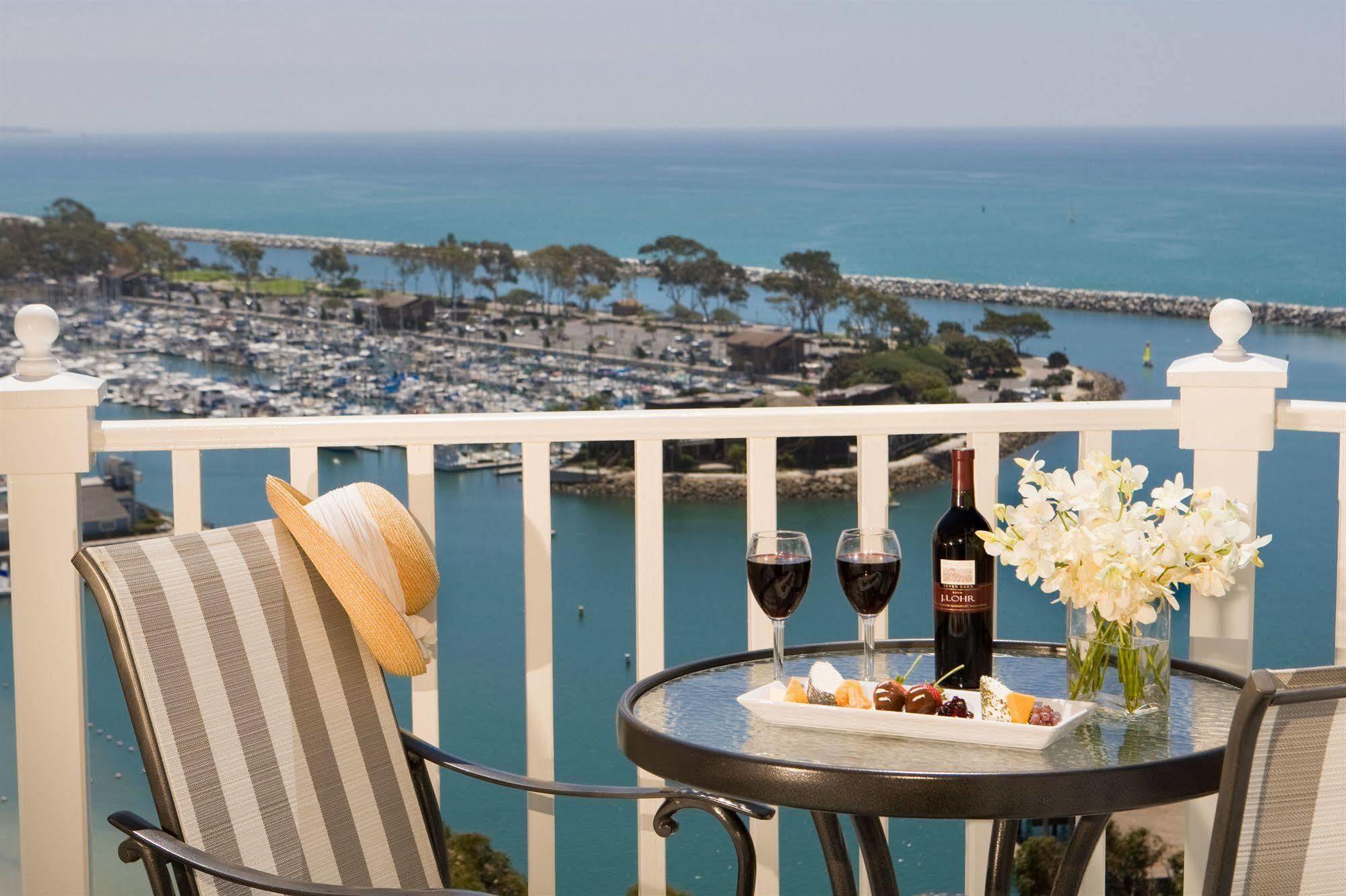 Blue Lantern Inn, A Four Sisters Inn دانا بوينت المطعم الصورة